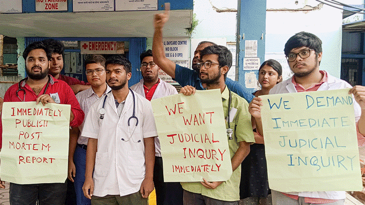 Kolkata: Junior doctors and medical students stage a protest outside North Bengal Medical College and Hospital (NBMC&H) against the sexual assault and murder of a postgraduate trainee doctor in RG Kar Medical College & Hospital