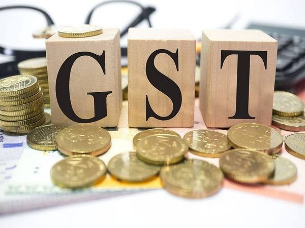 Government Losing Revenue Due to GST: Bibek Debroy