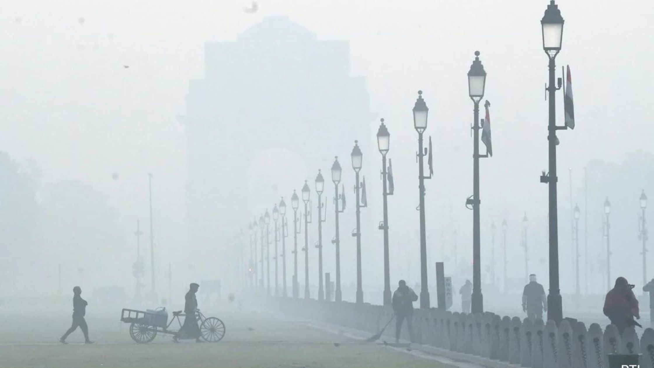 Delhi Shivers as Winter Intensifies: Minimum Temperature Drops to 4.9 Degrees